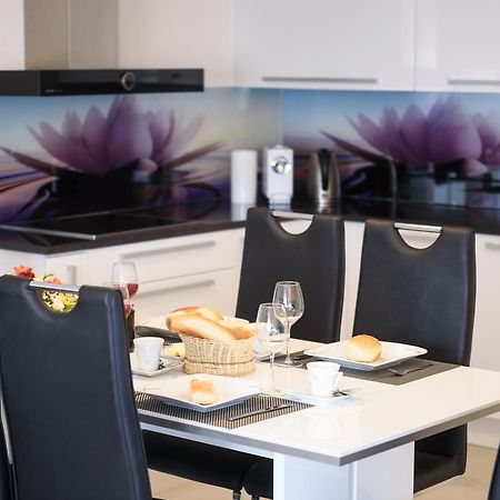 Studio Apartment Maslina Горни Карин Екстериор снимка