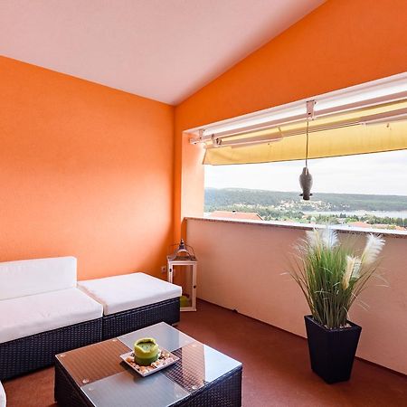 Studio Apartment Maslina Горни Карин Екстериор снимка