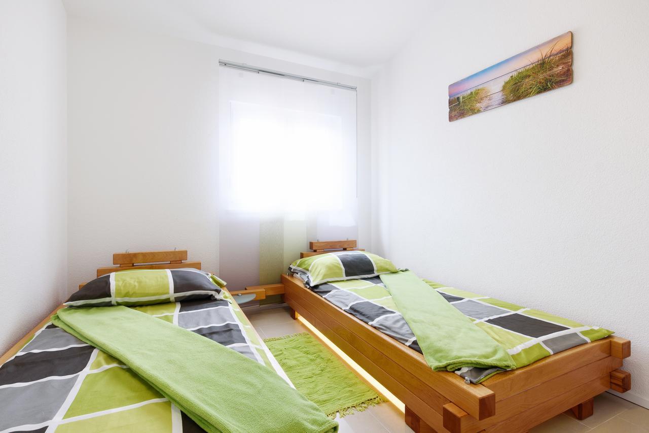 Studio Apartment Maslina Горни Карин Екстериор снимка