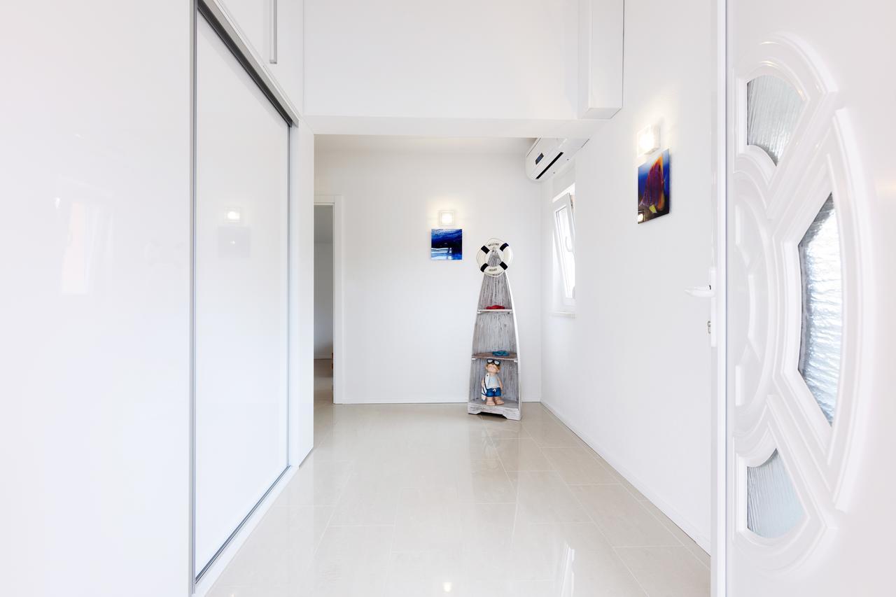 Studio Apartment Maslina Горни Карин Стая снимка