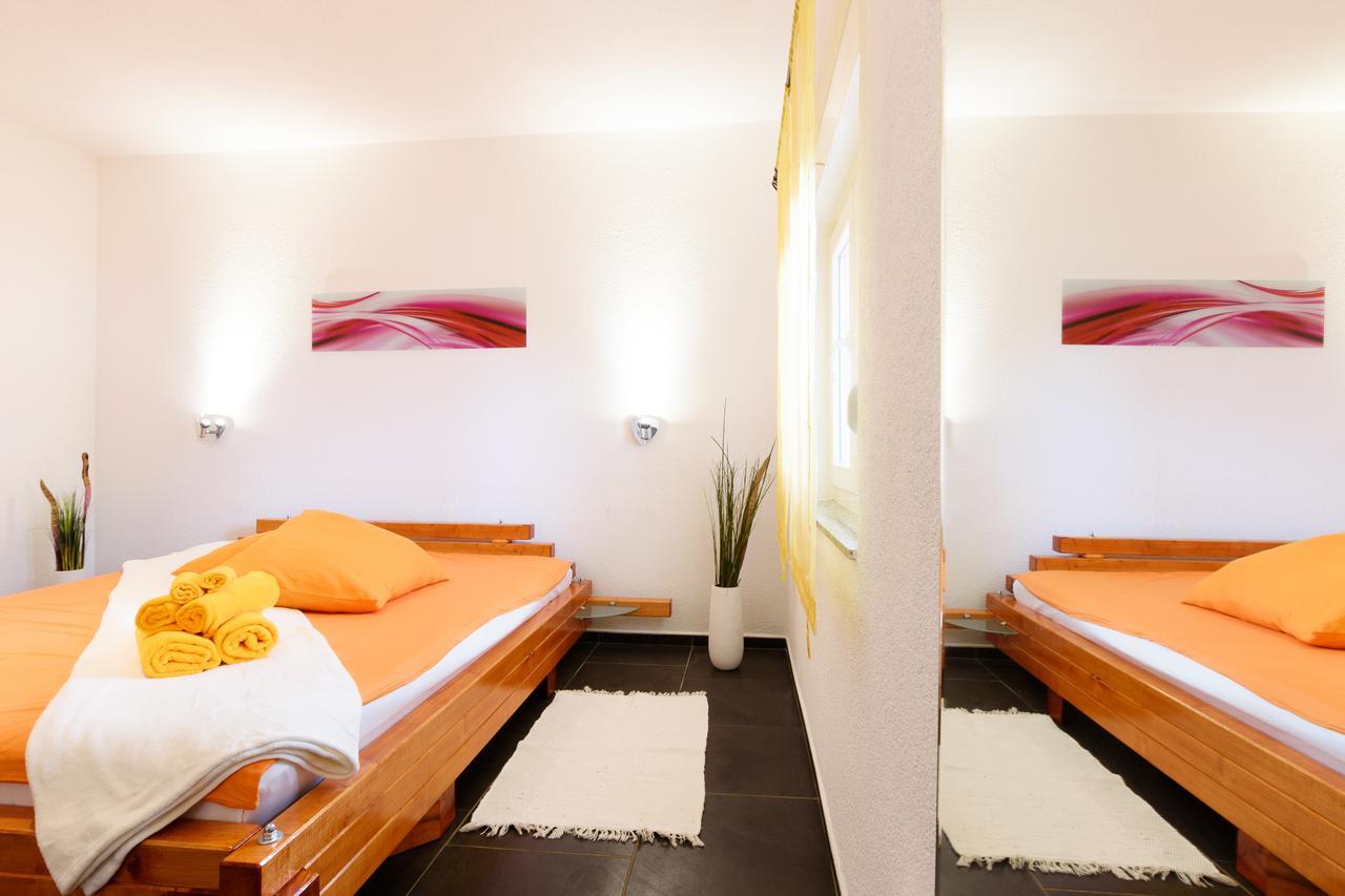 Studio Apartment Maslina Горни Карин Екстериор снимка